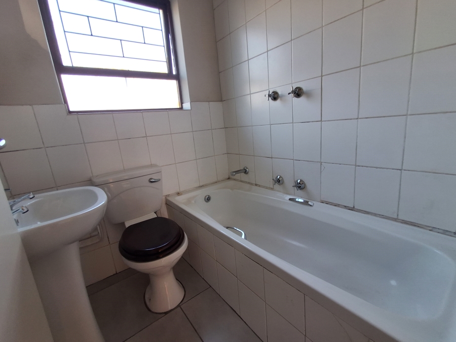 To Let 2 Bedroom Property for Rent in Ferndale Western Cape